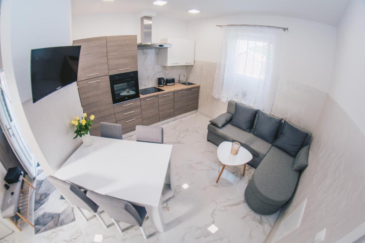 L Apartment Марибор Экстерьер фото
